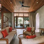 Diamond Beach Villas