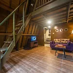 Rumah Kayu Tatiya Villa