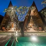 Rumah Kayu Tatiya Villa