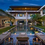 Villa Pantai Indah
