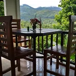 Made Homestay Munduk