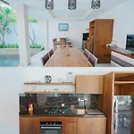Odika Lovina Villas