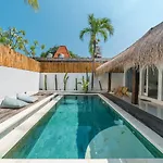 Villa Santorini - Boho-Chic 3-Bedroom Villa In The Heart Of Berawa!