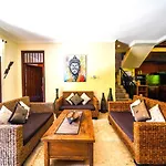 De Cinta Villa - Kuta - 5 Bedrooms - Heart Of Kuta