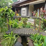 Liyer House