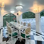 Casa Rani Hotel & Restaurant