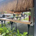 Paca\'S Reggae Bar & Hostel