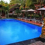 Mamaras Guest House