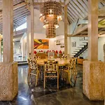 Villa Cinta Damai - Stunning & Stylish 4Br Luxury Villa In The Heart Of Seminyak, Just A 10-Min Walk To The Beach