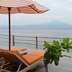 Vns Beachfront Guesthouse