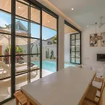 Villa Sunset: 2Br Elegant Villa In Central Canggu