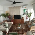 Bali Court Hotel & Apartment