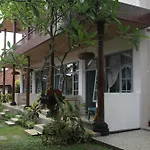 Relax Beach Resort Candidasa