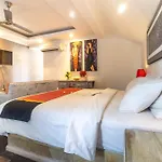 Aleesha Villas And Suites