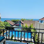 Solaluna Beach Homestay