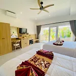 Solaluna Beach Homestay