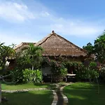 Sunia Loka Bungalows & Dive Center