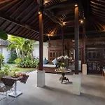 Tapa Tepi Kali Canggu