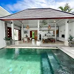 Apple Villas & Apartments