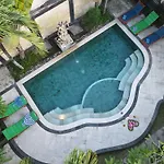 Bungalow Geringsing