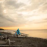 Arya Amed Beach Resort And Dive Center