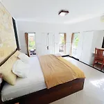 Puri Nusa Beach Hotel