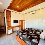 Surfers Villa And Resorts Medewi