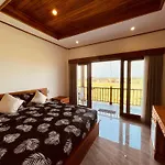 Surfers Villa And Resorts Medewi