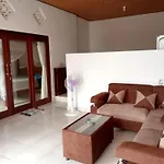 Rumah Wayans Lipah