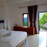 Adila Warung And Homestay