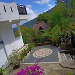 Adila Warung And Homestay
