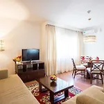 Plagoo Holiday Hotel