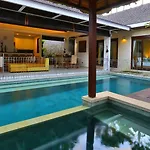 Chandra Bali Villas