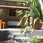 Amed Kunara Guest House