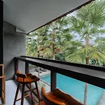 Japa Suites & Villas