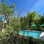 Apit Lawang Villas & Resto