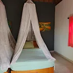 Friend House Stay & Surf