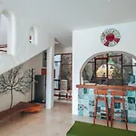 Nazeki Villa