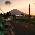 Mesari Homestay & Warung