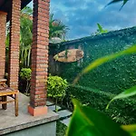 Uma Dewa Homestay