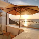 Meja Bingin Beach