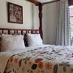 Rumah Paros & Gallery