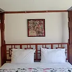 Rumah Paros & Gallery