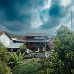 Munduk Tjeraki House