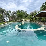 Yoga Bale House