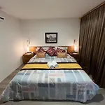 Puri Saren Anyar