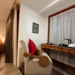 Puri Saren Anyar
