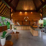 Japa Suites & Villas