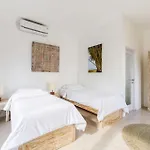 Mondo Surf Village