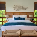 Deep Roots Dive & Yoga Resort